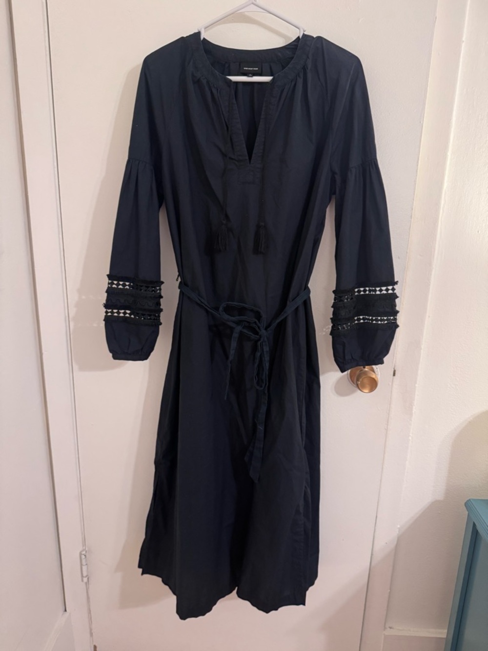 Who What Wear Black Long Sleeve Tie-Waist Midi Dress - Picture 3 of 9